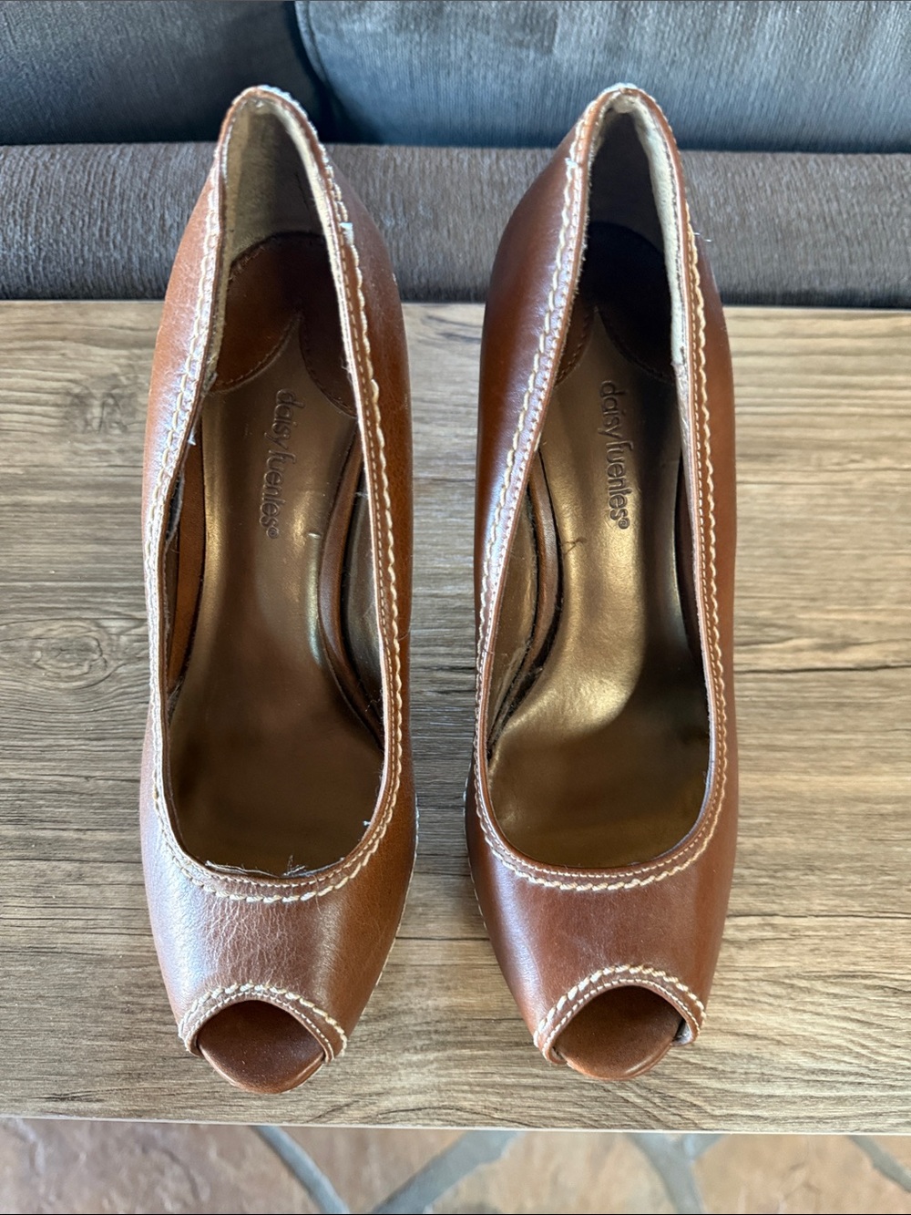 Vintage Daisy Fuentes Peep-Toe Heels - Picture 2 of 4